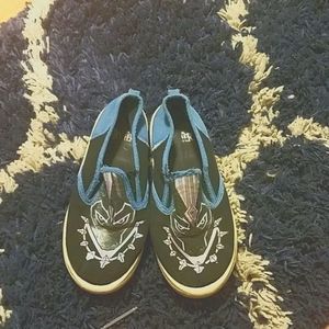 Black panther shoes size one youth